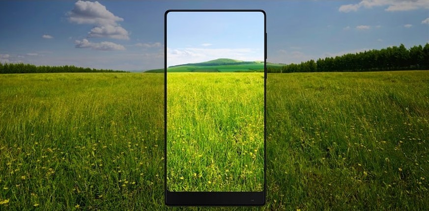 Xiaomis Mi Mix: Lediglich auf der Unterseite ist ein schmaler Rahmen für die Fünf-Megapixel-Frontkamera zu finden.