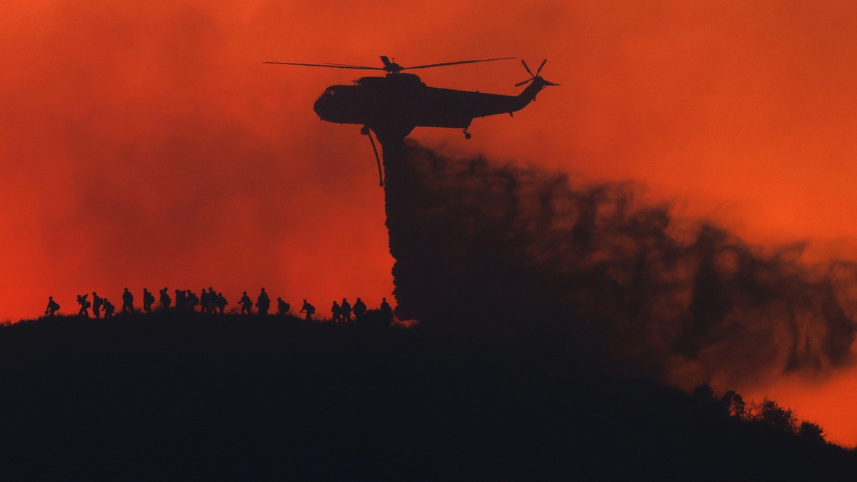 Hunderte Feuerwehrleute kämpfen im Süden des US-Bundesstaats Kalifornien gegen mehrere Waldbrände an. Der Grosseinsatz zu