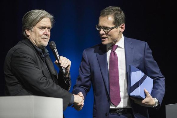 Ex-Trump-Berater Steve Bannon verhaftet â Geld fÃ¼r Â«The WallÂ» floss in seine Taschen
Maga?