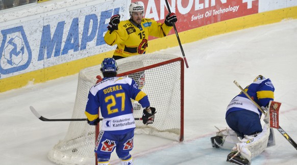 Joensuu bejubelt sein Tor zur Berner 2:1-Führung.