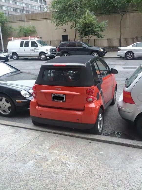 Fail: Parkierender Smart