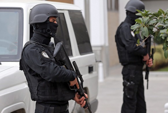 Wachleute markieren Präsenz nach dem Anschlag in Tunis.&nbsp;