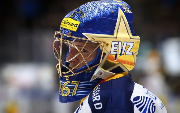 Zugs Torhueter Leonardo Genoni, beim Eishockey Meisterschaftsspiel der National League A zwischen den HC Fribourg Gotteron und dem EV Zug, am Samstag, 30. Oktober 2021, in der BCF Arena in Fribourg. ( ...