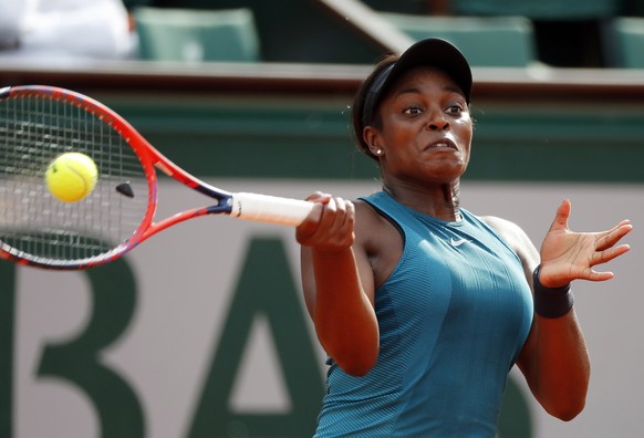 epa06791389 Sloane Stephens of the USA plays Madison Keys of the USA during their womenâs semi final match during the French Open tennis tournament at Roland Garros in Paris, France, 07 June 2018. E ...