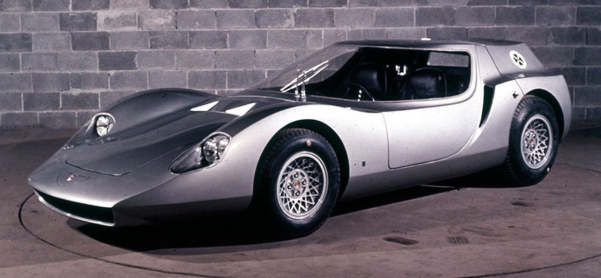 alfa romeo scarabeo 1966 http://www.carstyling.ru/ru/entry/OSI_Scarabeo_1966/ 
https://www.classicdriver.com/en/article/cars/classic-concepts-1966-alfa-romeo-scarabeo-osi