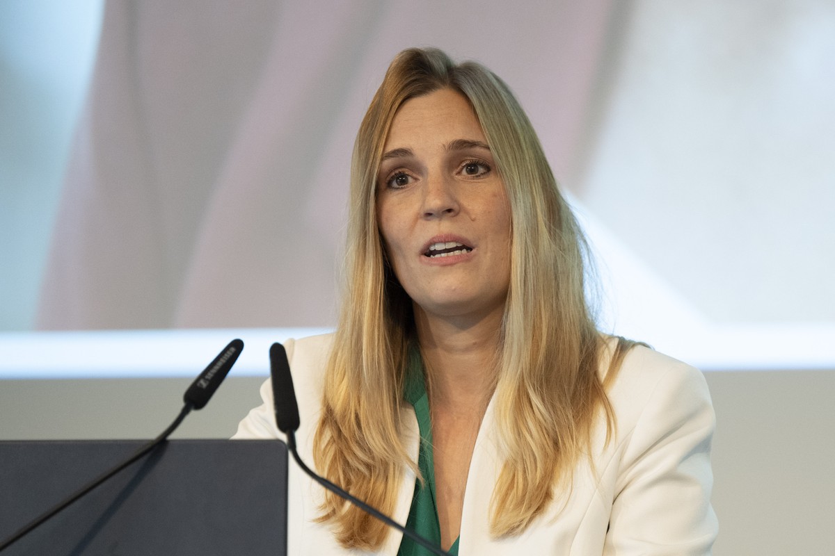 Corina Gredig, Fraktionspraesidentin, spricht anlaesslich der Delegiertenversammlung der Gruenliberalen Partei Schweiz (GLP) vom Samstag, 19. Oktober 2024 in Rueschlikon. (KEYSTONE/Christian Beutler)