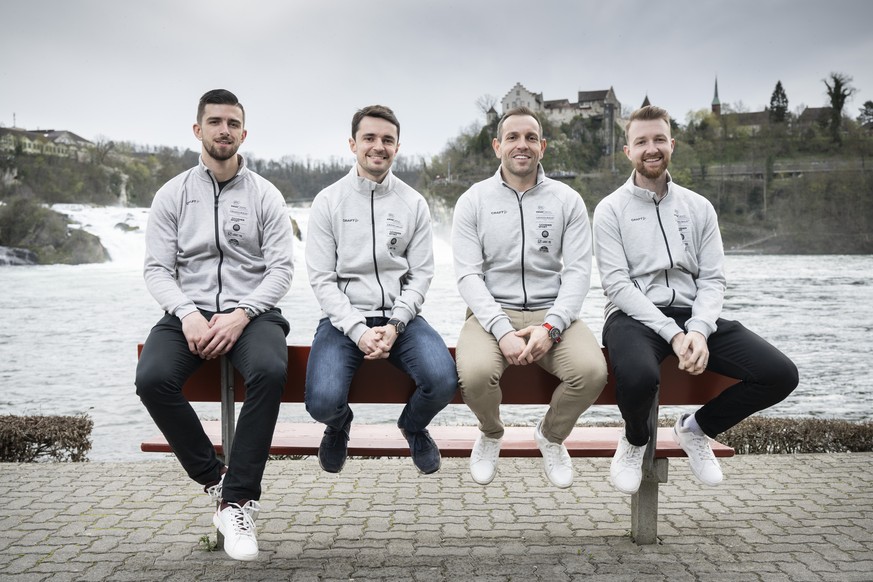 Pablo Lachat, von links, Benoit Schwarz-van Berkel, Sven Michel und Yannick Schwaller posieren anlaesslich einer Medienkonferenz zur Curling Weltmeisterschaft 2024 der Maenner in Schaffhausen, aufgeno ...