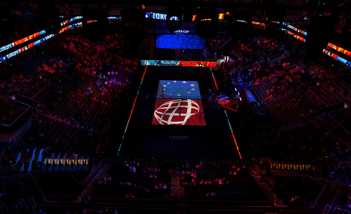epa09486702 The court is lit up before the start of a match between Team Europe's Andrey Rublev of Russia and Team World's Diego Schwartzman of Argentina during the Laver Cup tennis tourname ...