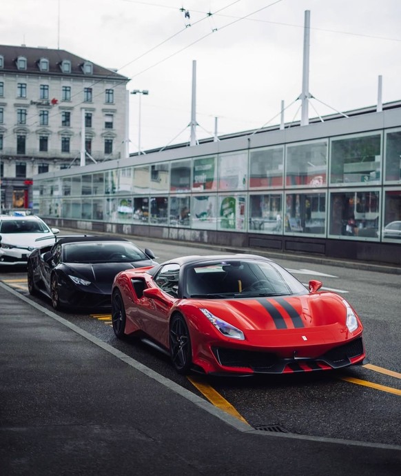 488 Pista Spider or Huracan Performante Spyder?

https://www.instagram.com/supercars.zurich/