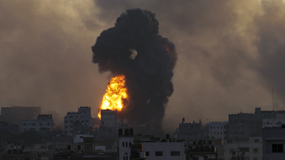 epa10955041 Smoke rises following Israeli strikes in Tal Al Hawa neighborhood in Gaza City, 02 November 2023. More than 9,000 Palestinians and at least 1,400 Israelis have been killed, according to th ...