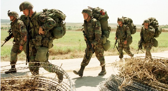 Internationale Truppen (hier Amerikaner) im Kosovo 1999