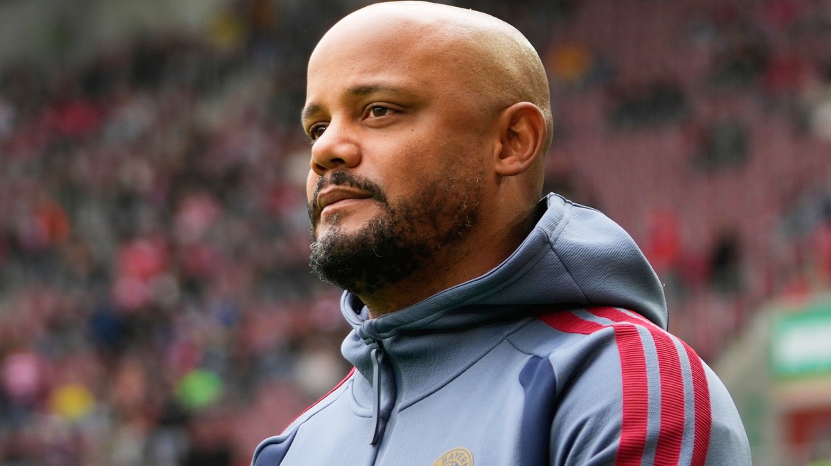 FILE - Bayern's head coach Vincent Kompany arrives for the German Bundesliga soccer match between FC Augsburg and FC Bayern Munich in Augsburg, Germany, Oct. 10, 2026. (AP Photo/Matthias Schrader ...