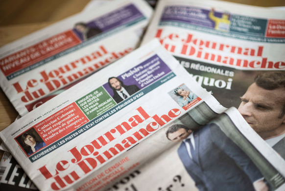 A front page of the Journal du Dimanche.