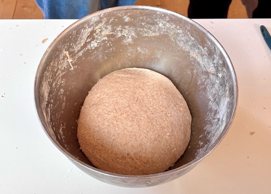 Wir kochen eine 2000-jährige Pizza aus Pompeji. 
F yeah. 
Eine römische Pizza. Literally.