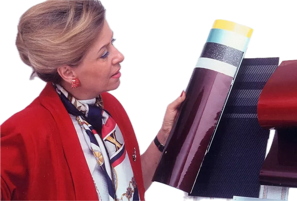 Gunhild Liljequist - die Designerin, die bei VW für das ikonische Interieur des Golf GTi verantwortlich war. 

https://assets.volkswagen.com/is/image/volkswagenag/VW_NGW6_Newsroom_LifestyleAndHeritage ...