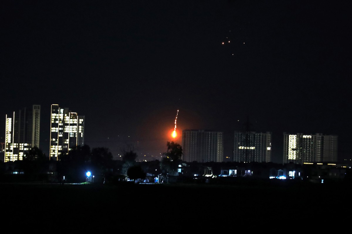 epa12792877 Security forces and air defense systems intercept a drone near the US Consulate and Erbil International Airport in Erbil, Kurdistan Region, Iraq, 03 March 2026. The incident occurred as th ...