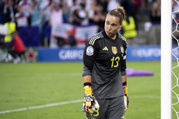 epa12266569 Spain&#039;s goalkeeper Catalina Coll looks disappointed after losing the UEFA Women&#039;s EURO 2025 final soccer match between England and Spain, in Basel, Switzerland, 27 July 2025. EPA ...