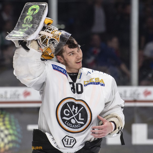 Luganos Goalie Elvis Merzlikins reagiert im sechsten Eishockey Playoff-Finalspiel der National League zwischen den ZSC Lions und dem HC Lugano am Mittwoch, 25. April 2018, im Zuercher Hallenstadion. ( ...