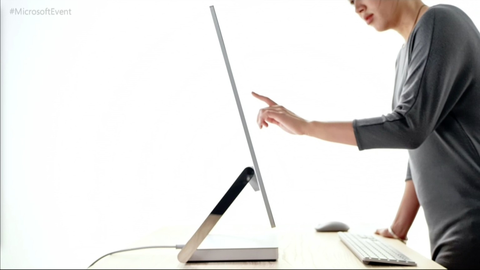 Surface Studio: Microsofts erster All-in-One-PC, der weit mehr kann als jeder andere PC oder Mac.