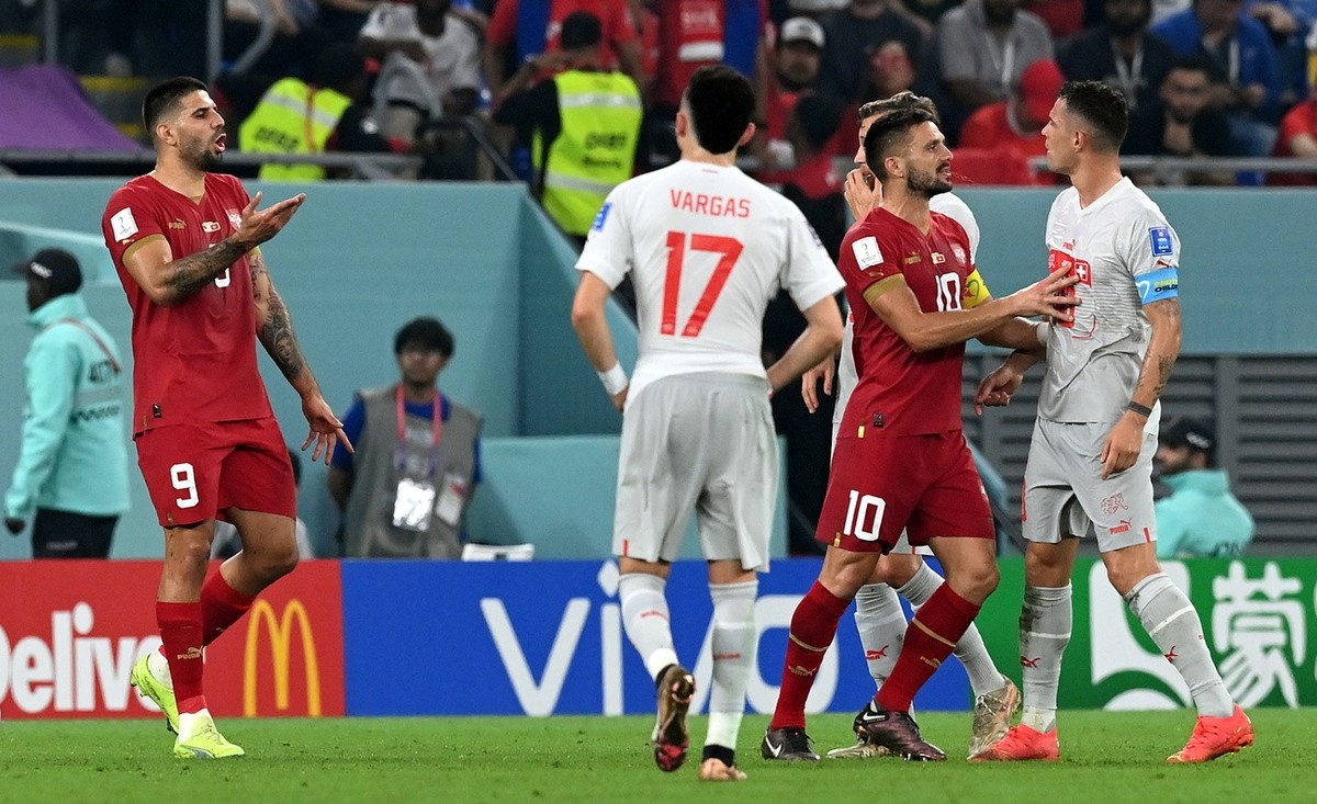 epa10345249 Players argue during the FIFA World Cup 2022 group G soccer match between Serbia and Switzerland at Stadium 947 in Doha, Qatar, 02 December 2022. EPA/Georgi Licovski