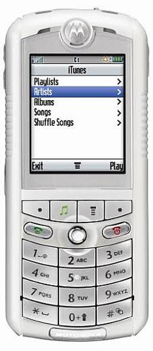 Die grÃ¶ssten Flops der Tech-Geschichte
Das im Jahr 2005 lancierte iTunes-Handy von Motorola und Apple war auch ein Flop.
Motorola-Chef Ed Zander schwÃ¤rmte: &quot;In ROKR sind Musik und Mobiltelefon ...