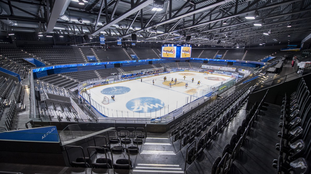 Die Bossard Arena ohne Zuschauer beim Eishockey Meisterschaftsspiel in der Qualifikation der National League zwischen dem EV Zug und dem HC Davos vom Dienstag, 5. Januar 2021 in Zug. (KEYSTONE/Urs Flu ...