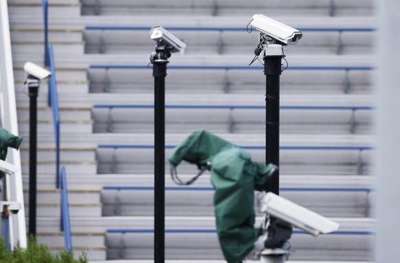 epa08644300 Hawk-Eye cameras along the outer courts on the fourth day of the US Open Tennis Championships the USTA National Tennis Center in Flushing Meadows, New York, USA, 03 Septemeber 2020. Due to ...