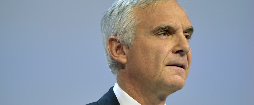 Urs Rohner spricht, Verwaltungsratspraesident der Credit Suisse, an der ordentlichen Generalversammlung der Credit Suisse im Hallenstadion in Zuerich am Freitag, 9. Mai 2014. (KEYSTONE/Walter Bieri)