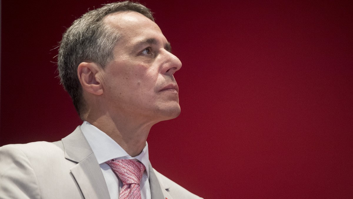 ARCHIV - ZU IGNAZIO CASSIS ALS KANDIDAT DER FDP-FRAKTION FUER DIE BR-ERSATZWAHL FUER BUNDESRAT BURKHALTER STELLEN WIR IHNEN FOLGENDES BILDMATERIAL ZUR VERFUEGUNG - Der FDP Bundesratskandidat Ignazio C ...