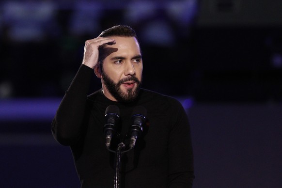 epa11967156 El Salvadoran President Nayib Bukele speaks during an event at the National Gymnasium in San Salvador, El Salvador, 15 March 2025. Bukele announced the launch of a scholarship program for  ...