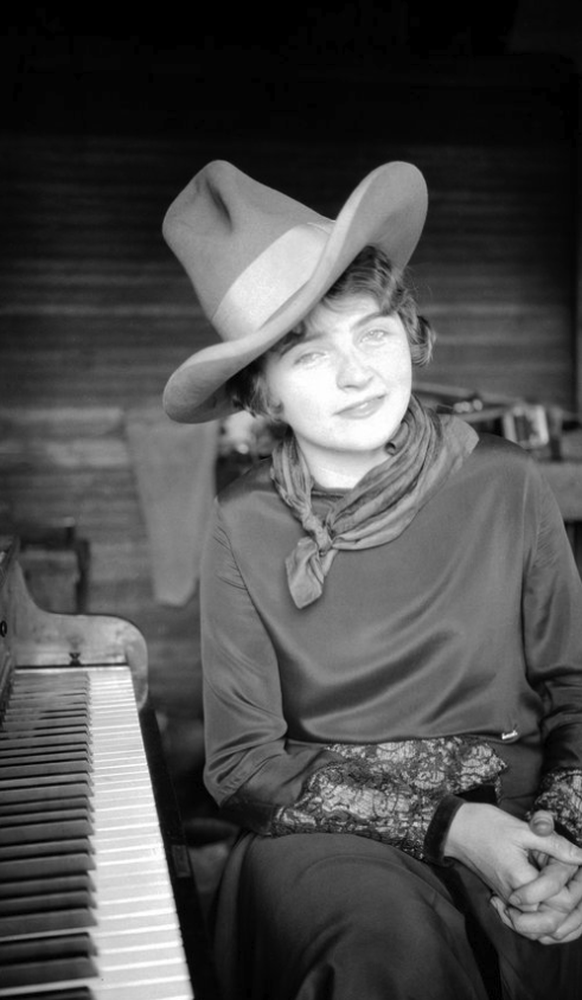 Sylvia Oldman, 1927
Lora Webb Nichols Photography Archive http://www.lorawebbnichols.org/