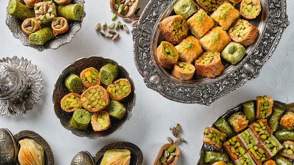 Turkish sweets with pistachio - baklava