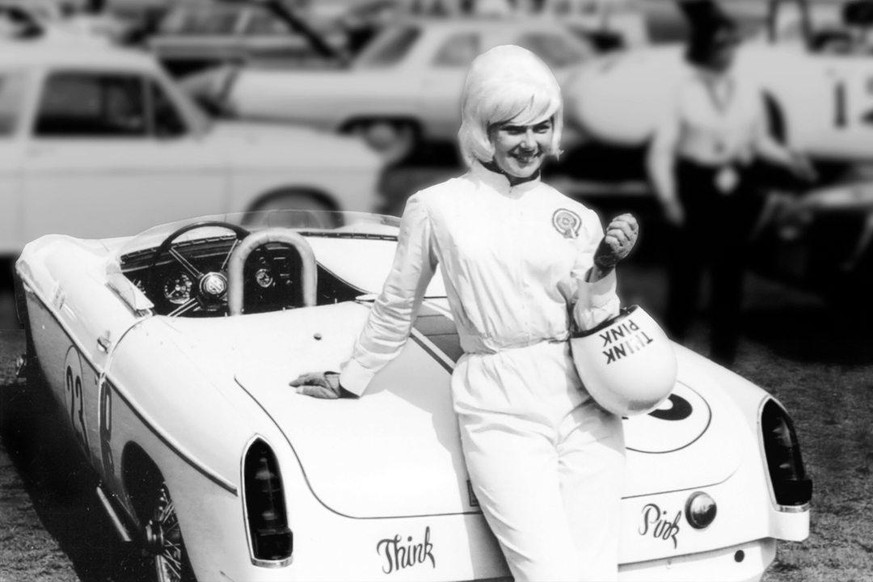 Donna Mae Mims MGB 1965 Racer https://www.facebook.com/ClassicMGMagazine/photos/