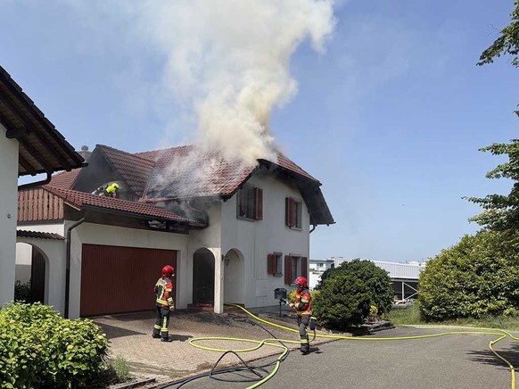 Jonen: Einfamilienhaus nach Unkrautvernichtung in Brand geraten