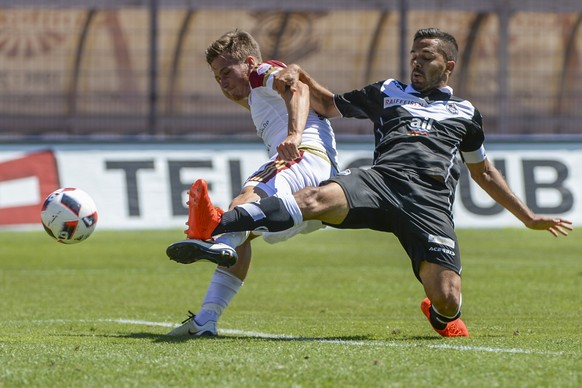 07.08.2016; Lugano; Fussball Super League - FC Lugano - FC Vaduz;
Axel Borgmann (Vaduz) Jonathan Sabbatini (Lugano) 
(Andy Mueller/freshfocus)