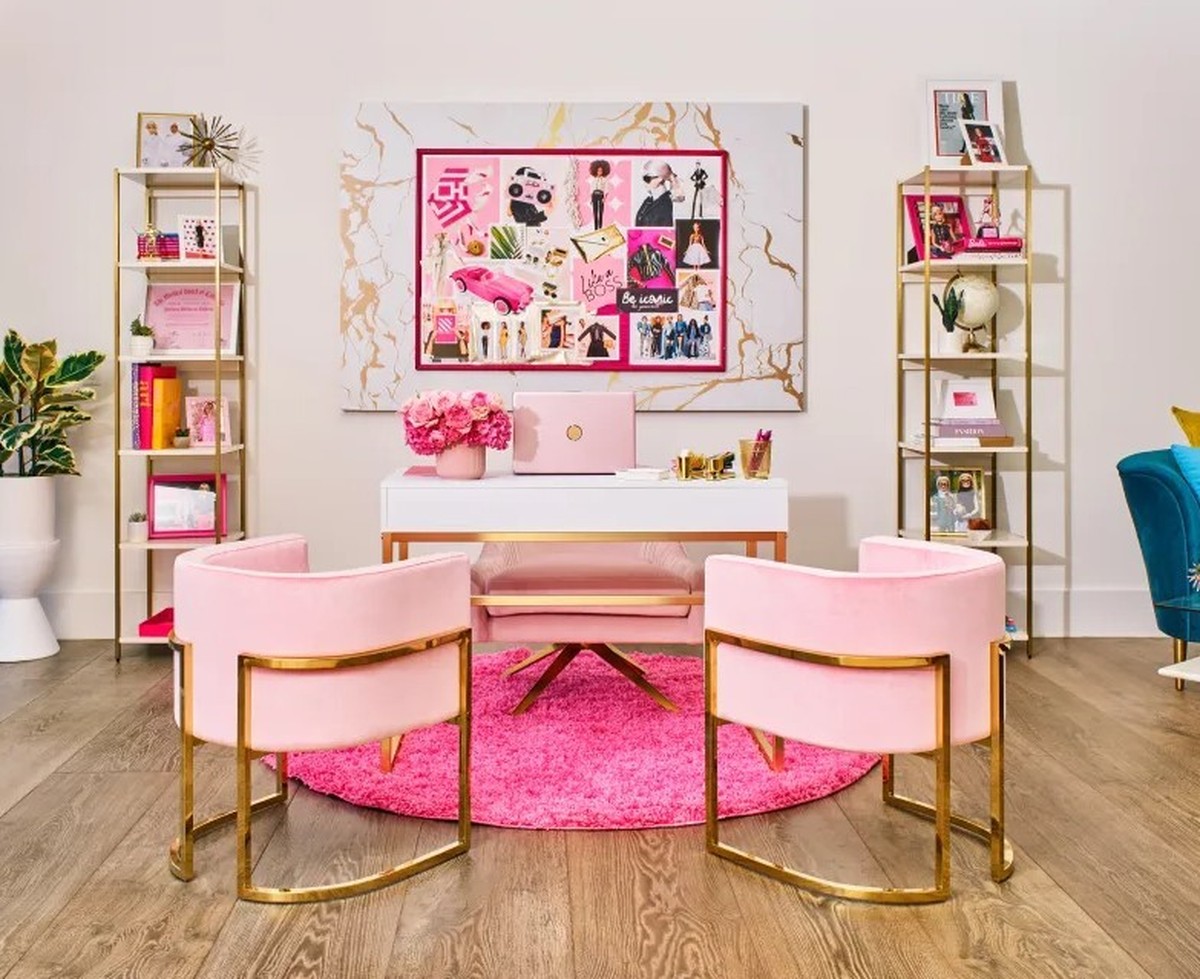 Airbnb Barbie