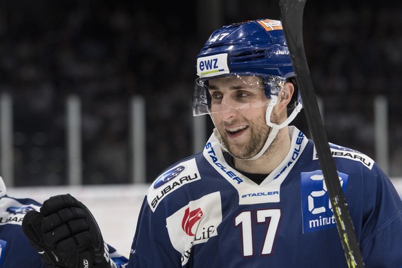 Zuercher Drew Shore lacht im vierten Eishockey Playoff-Viertelfinalspiel der National League zwischen den ZSC Lions und dem EV Zug, am Samstag, 17. Maerz 2018, im Zuercher Hallenstadion. (KEYSTONE/Enn ...