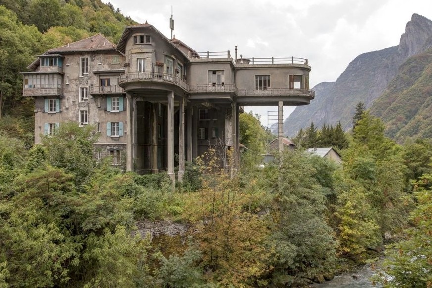 Weird France! Skurrile Gebäude und Strassenattraktionen in Frankreich. https://www.archive-arn.fr/