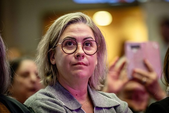 Viel emotioneller als ihre Mutter: Caroline Darian, die Tochter Gisèle Pelicot, die ihren Vater des Inzestes verdächtigt.