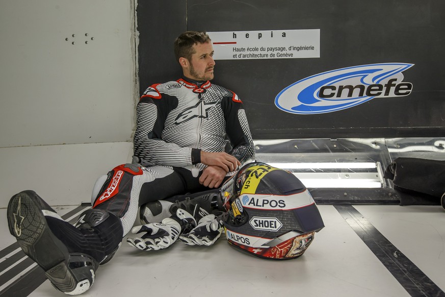 ARCHIVBILD VON TOM LUETHI ZUM BEVORSTEHENDEN WECHSEL IN DIE KOENIGSKLASSE --- Switzerland&#039;s Moto2 pilot Thomas Luethi, of carXpert-Interwetten team, waits, during a wind test, at the wind tunnel  ...