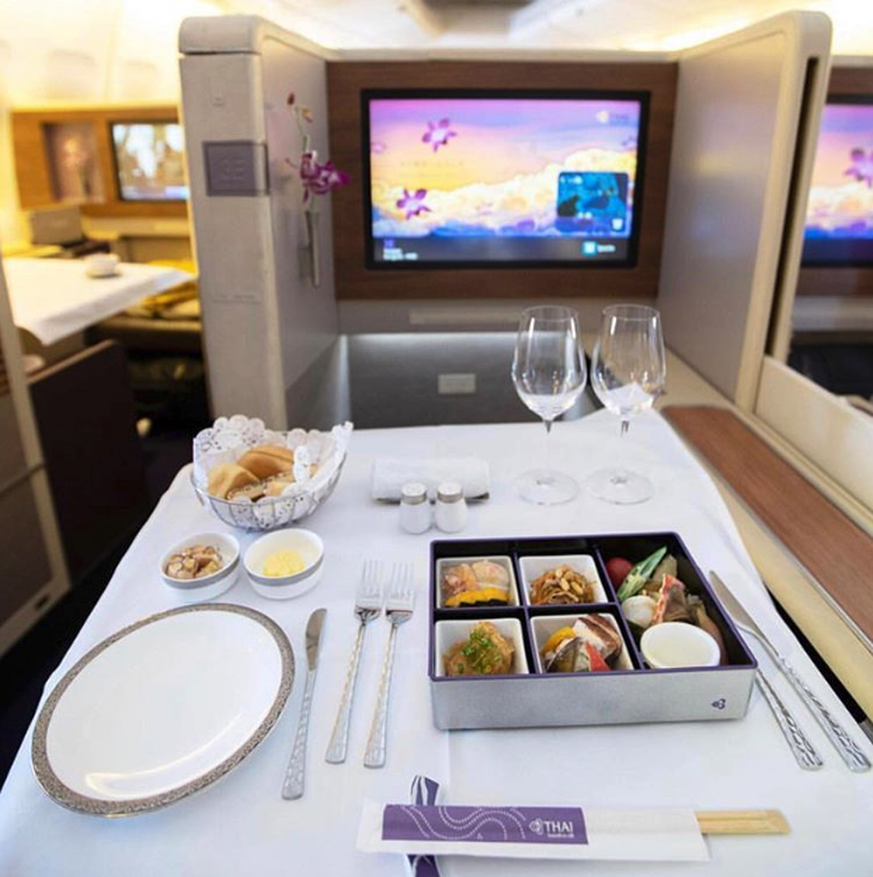 first class essen food flug fliegen https://www.instagram.com/thaiairwaysuk/?utm_source=ig_embed