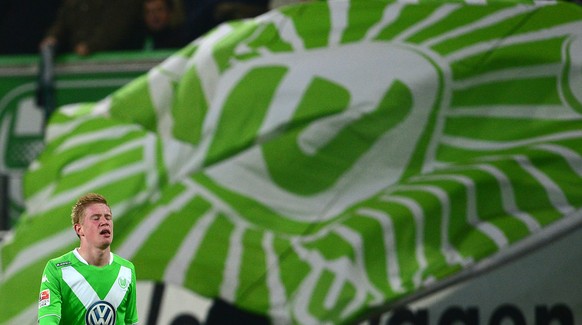 Dank Kevin De Bruyne hält Wolfsburg mit den Bayern Schritt.