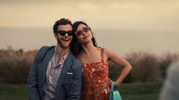 Maya Erskine and Jack Quaid in Plus One (2019)