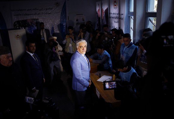 Aussichtsreicher Kandidat: Regierungschef Abdullah im Wahllokal.