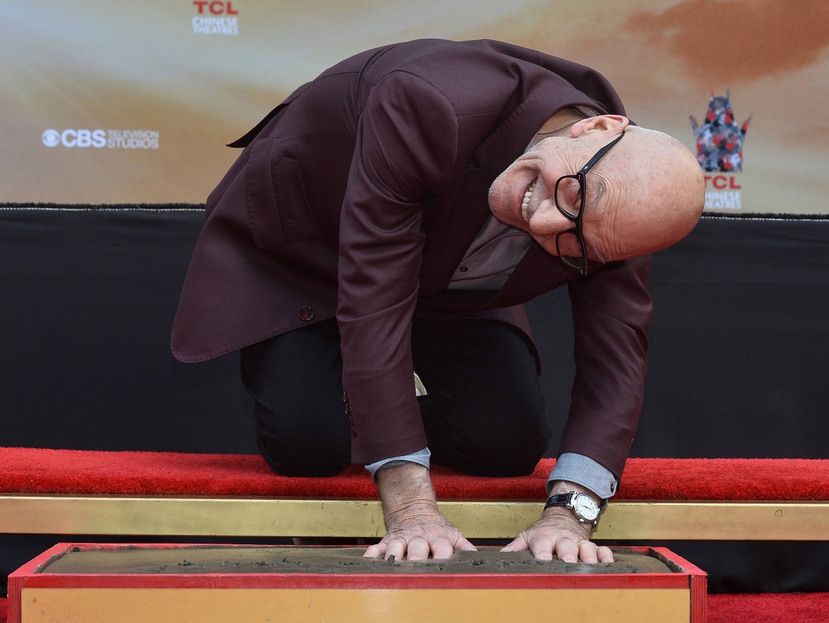 Entertainment Themen der Woche KW03 Entertainment Bilder des Tages Actor Sir Patrick Stewart participates in a hand and footprint ceremony immortalizing him in the forecourt of the TCL Chinese Theatre ...