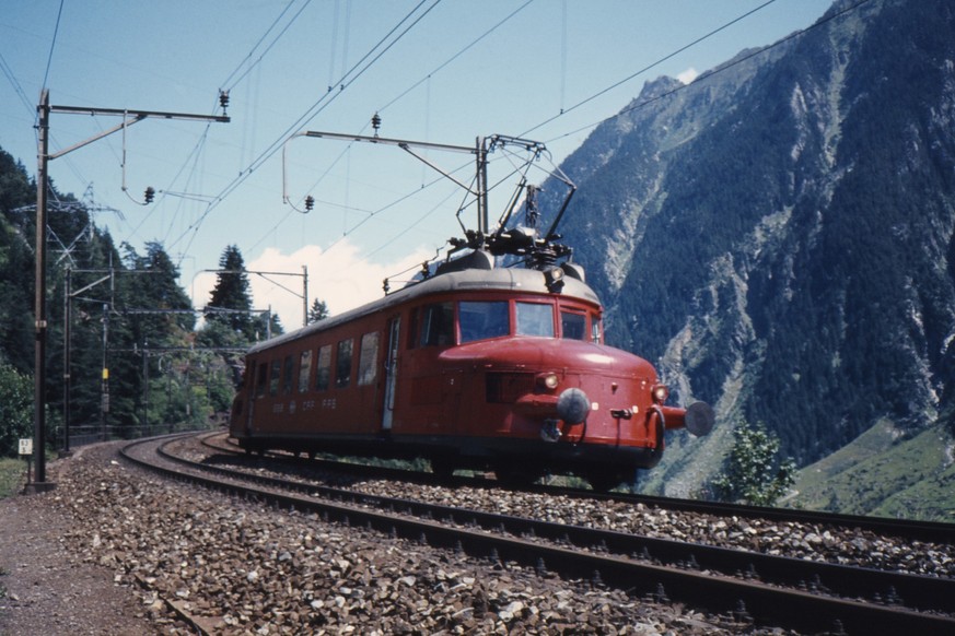 RAe 2/4 Swiss Rail Roter Pfeil by Wassen