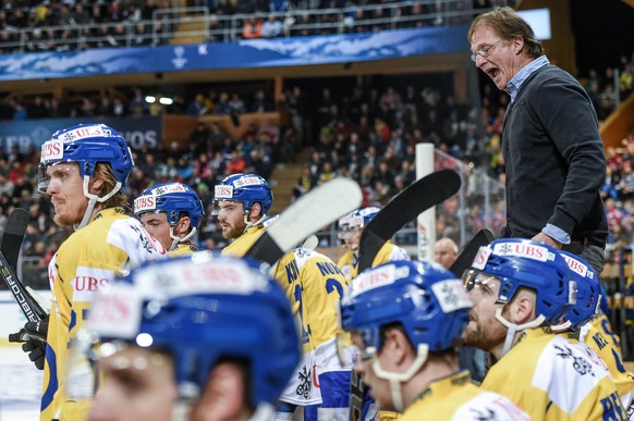 Davos coach Arno del Curto during the game between Team Canada and HC Davos at the 91th Spengler Cup ice hockey tournament in Davos, Switzerland, Thursday, December 28, 2017. (KEYSTONE/Melanie Duchene ...