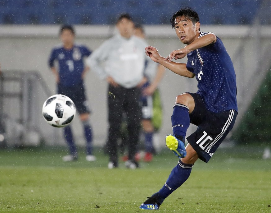 epa06773386 Japan&#039;s midfielder Shinji Kagawa in action during a friendly soccer match between Japan and Ghana in Yokohama, near Tokyo, Japan, 30 May 2018. Ghana won the match. EPA/FRANCK ROBICHON