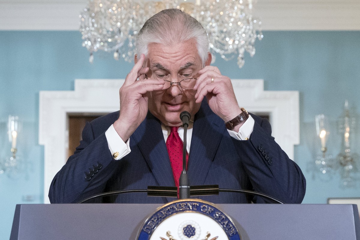 epa06305803 YEARENDER 2017 OCTOBER

US Secretary of State Rex Tillerson delivers remarks at the State Department in Washington, DC, USA, 04 October 2017. Tillerson denied ever having considered resi ...
