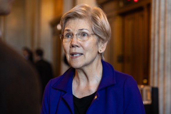 epa12442637 Democrat senator Elizabeth Warren speaks to reporters during a vote on the ninth day of a partial government shutdown on Capitol Hill in Washington, DC, USA, 09 October 2025. EPA/ANNA ROSE ...